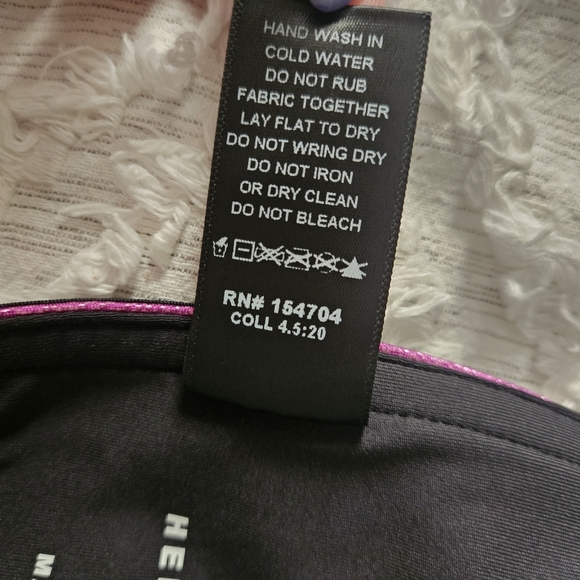 Heroine Sport Magenta Marvel Metallic Convertible Bra X-Large - Picture 6 of 7